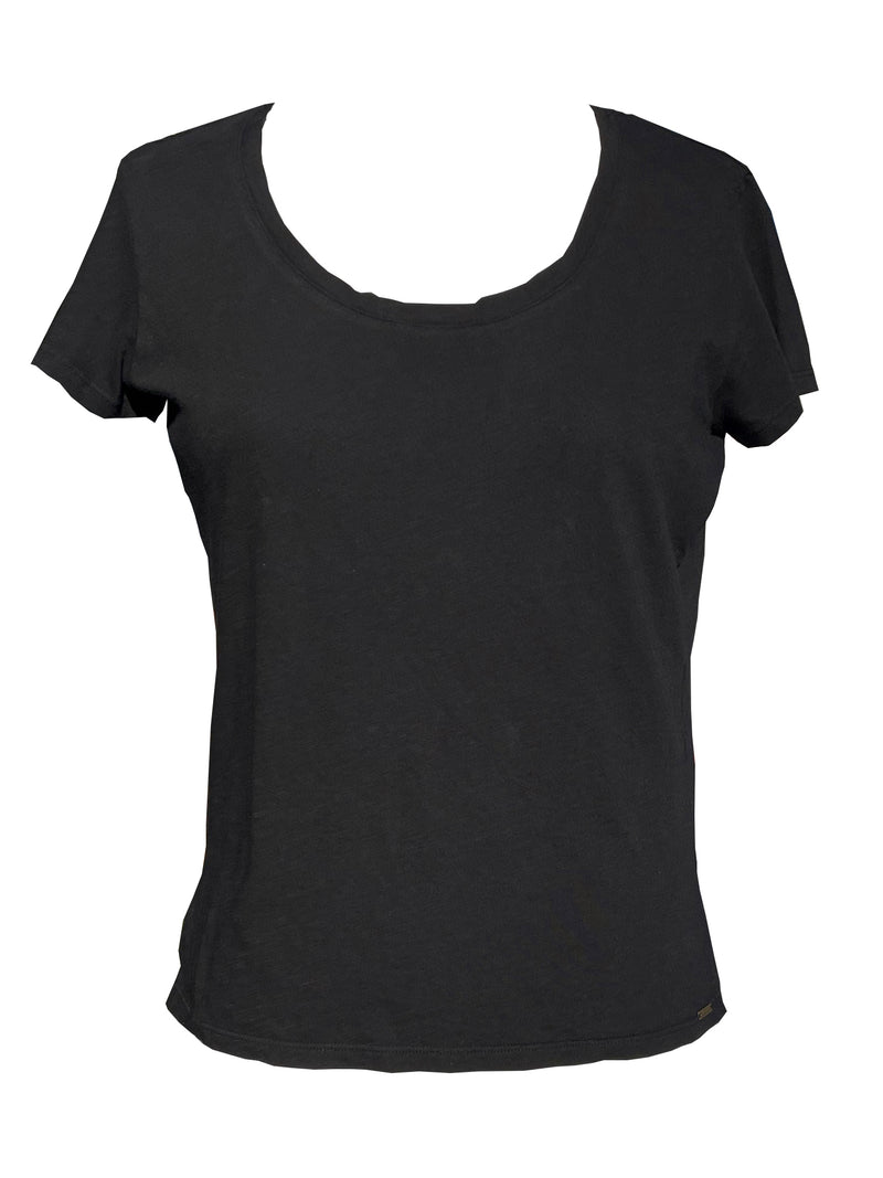 LVHR Nola Crew in black. Crew neck, short sleeve t-shirt in organic cotton. Front.